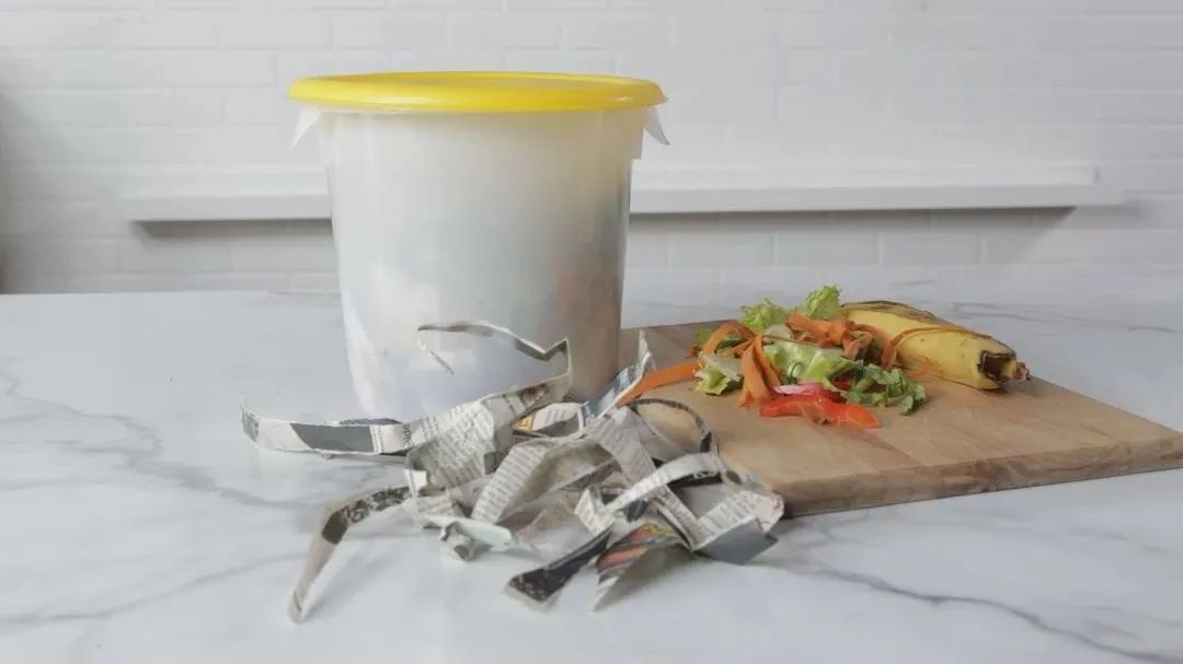 堆肥时这几点掌握好在家用几个塑料桶就能做几个月可完成