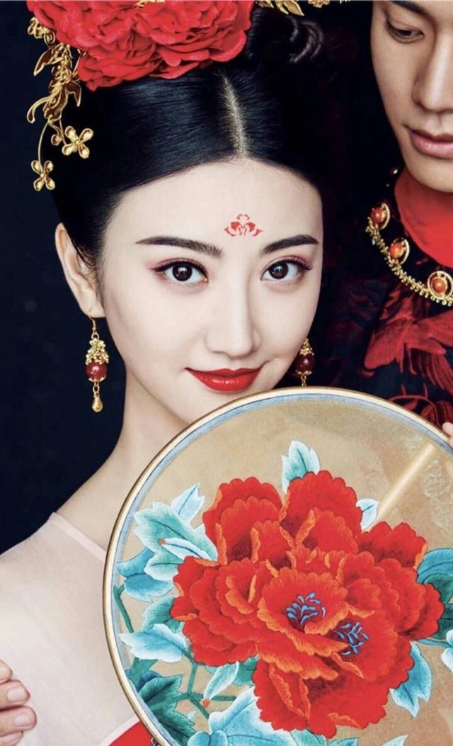 当红花旦最好看的嫁衣造型少女新娘甜美贵气