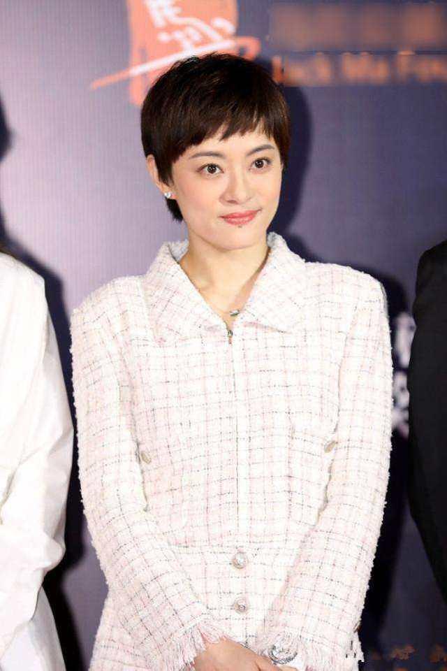 孙俪一改男人婆形象穿白色套装精致优雅网友羡慕邓超