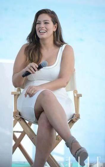 俄罗斯250斤胖妞网红成大码模特当代杨贵妃白白胖胖挺好