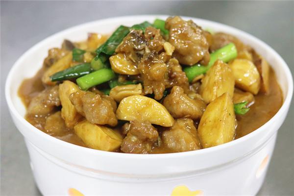 略微带点涩味,后来人们发现,用猪油,五花肉,烧肉等和慈菇一起焖煮