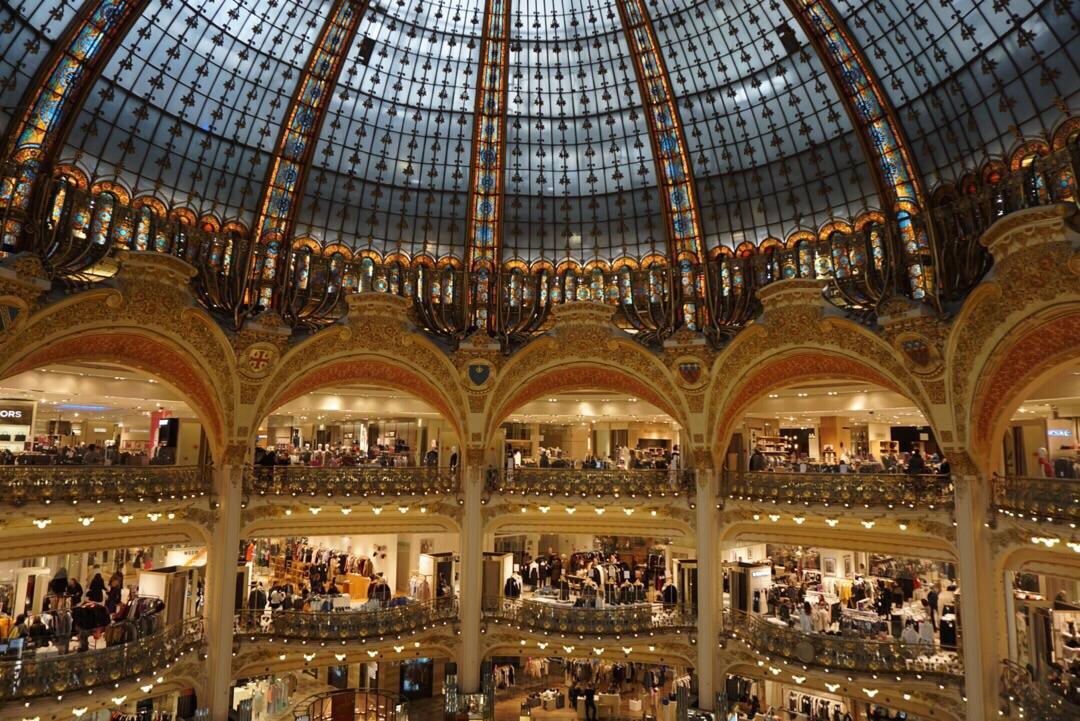 巴黎行程的最后一天，很多人都选择血拼，那么巴黎的购物店有哪些