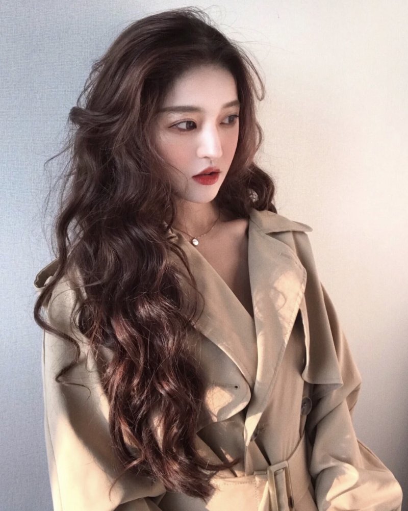 超简单的3款卷发打造技巧可以不用烫发不用电的方式完成