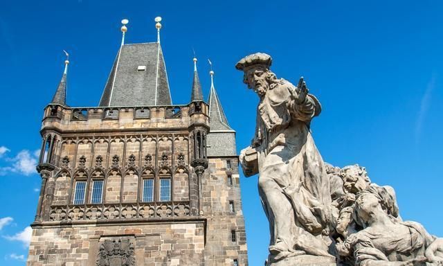 世界或者其他的什么东西,每个人只能观察到他自己和他意识之内的东西