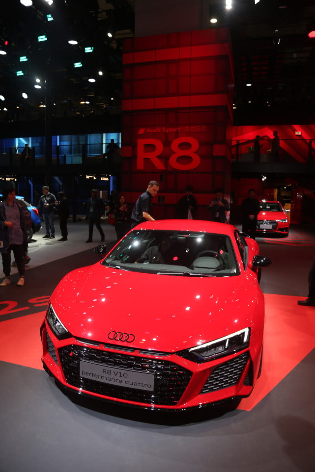 实拍奥迪r8 v10 coupe,承袭赛道科技,最高时速330公里!
