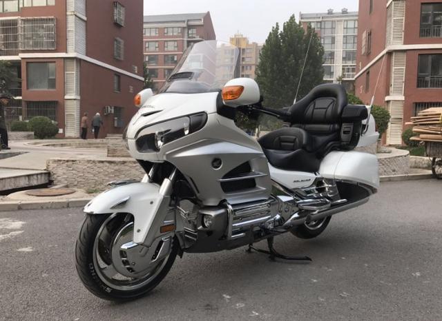 万买到本田金翼gl1800,7年骑了7千多公里,上路很多人不认识-新浪汽车