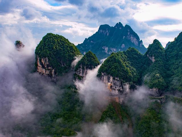 湖南这座山很"赚钱",年收入超过五岳三山,是湖北武当山的十倍