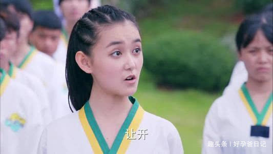 还记得旋风少女中的金敏珠吗如今v领毛衫美到高攀不起