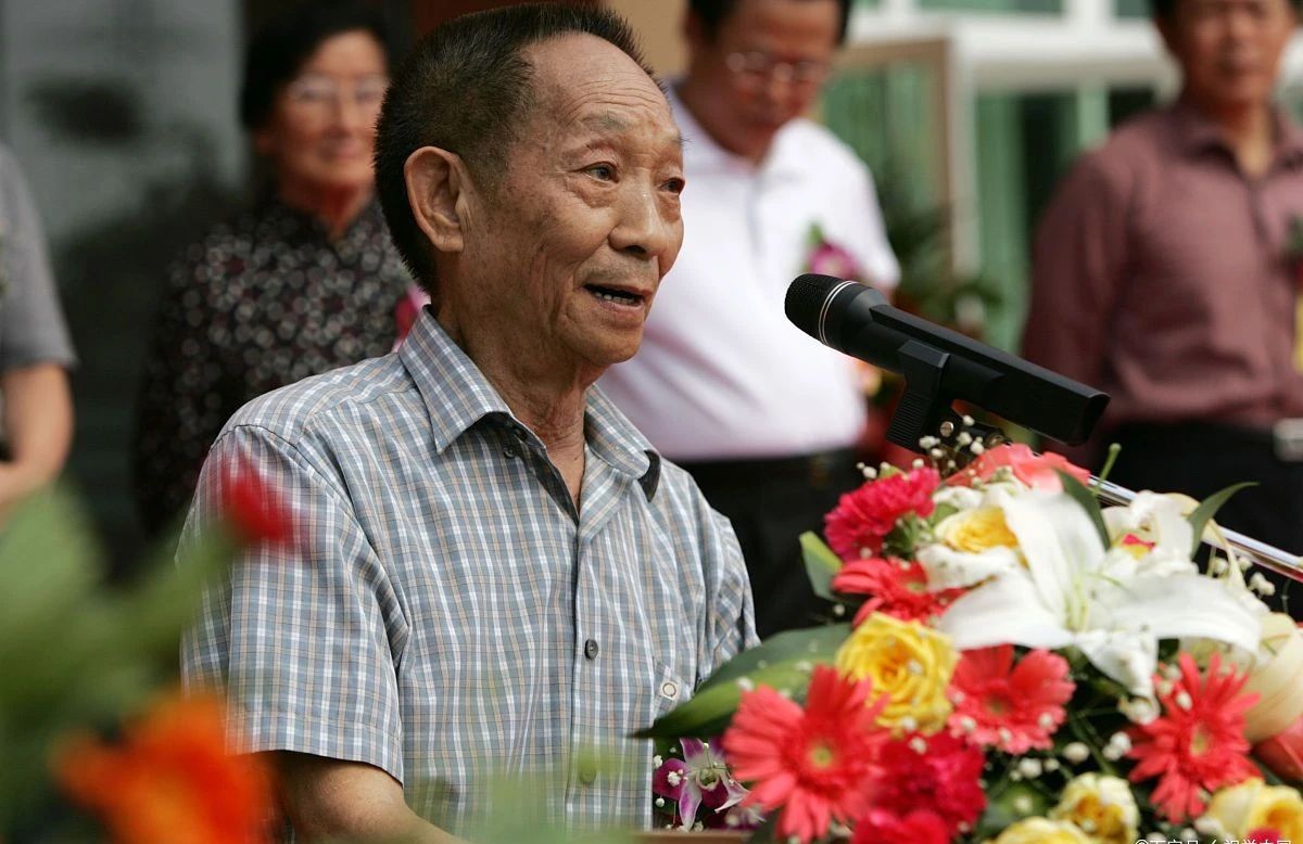 他配得起!辱骂他的人请闭嘴!