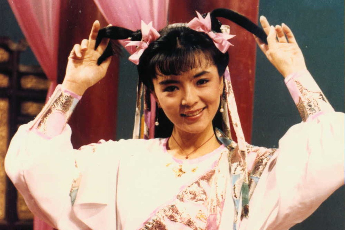 她是周润发旧爱,刘德华的暗恋对象,倒序演完"射雕三部曲"