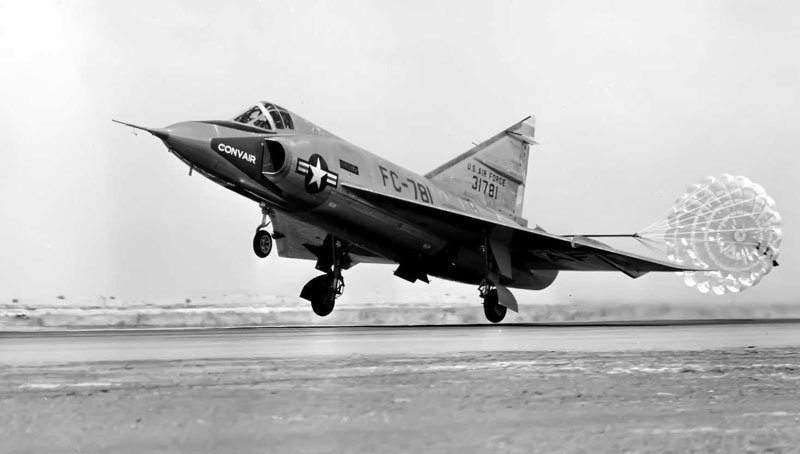 越战最丢人的战斗机:f-102空战零分,最擅长用空空导弹打步兵