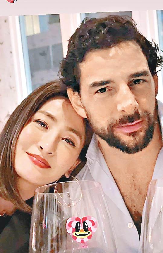 高以翔搭档周汶锜被戴绿帽子老公当众索吻原配回应不要问我