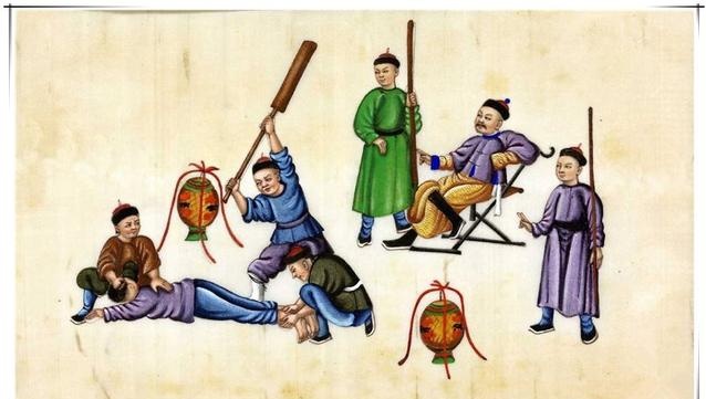 日本古代也有杖刑,他们打的方式又不一样,我们是用竹板扁的一面打