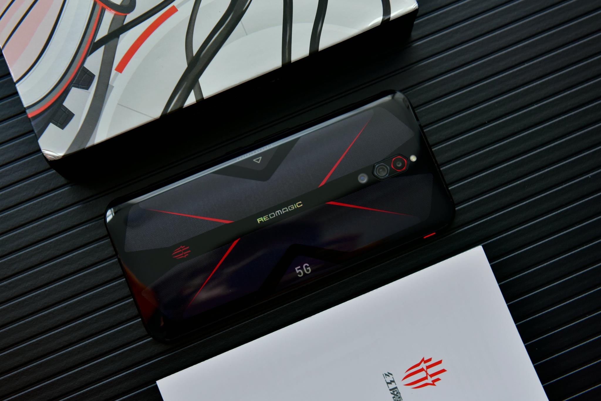 游戏手机不再需要半斤重!红魔5G“轻、快“带你上分吃鸡!