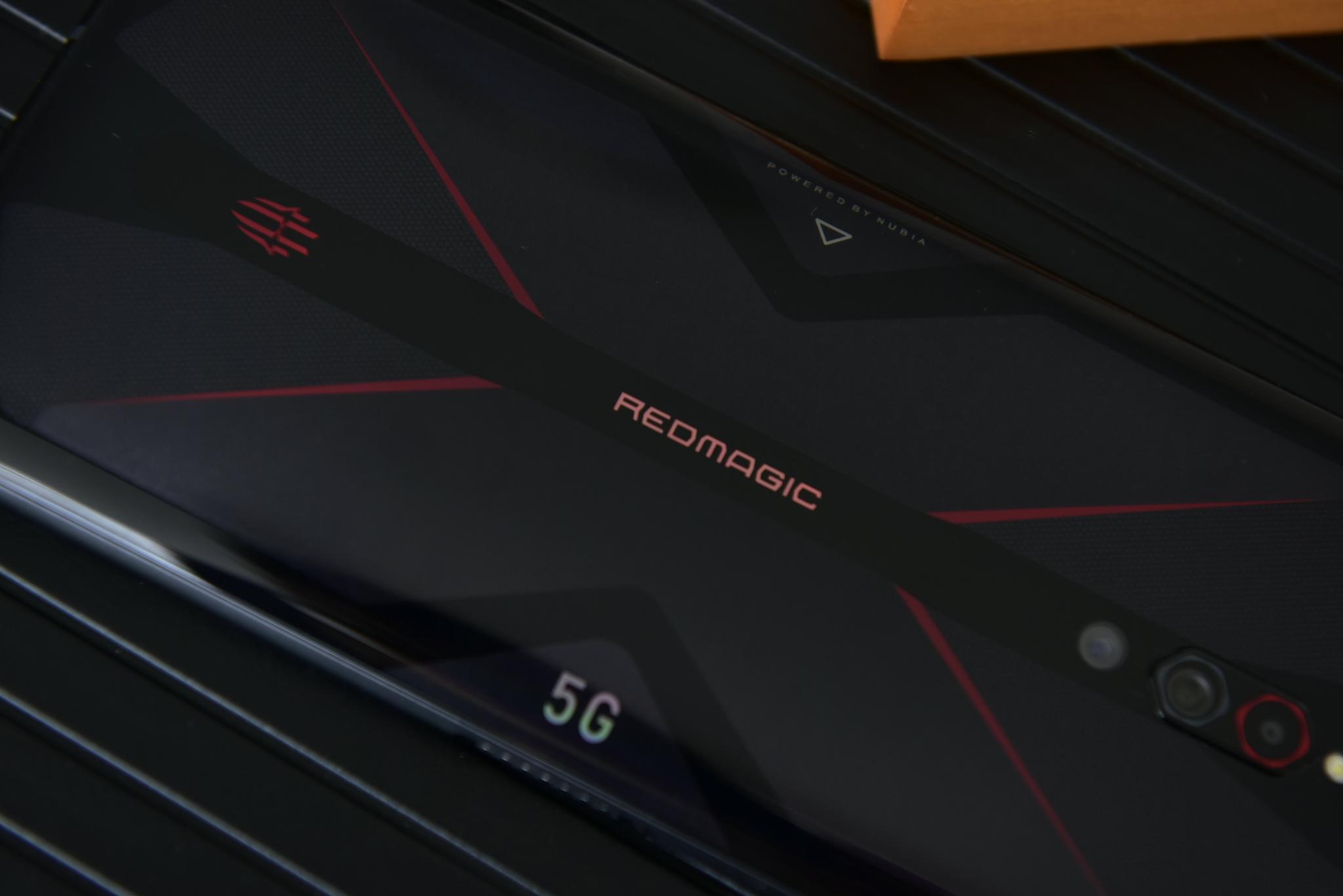 游戏手机不再需要半斤重!红魔5G“轻、快“带你上分吃鸡!