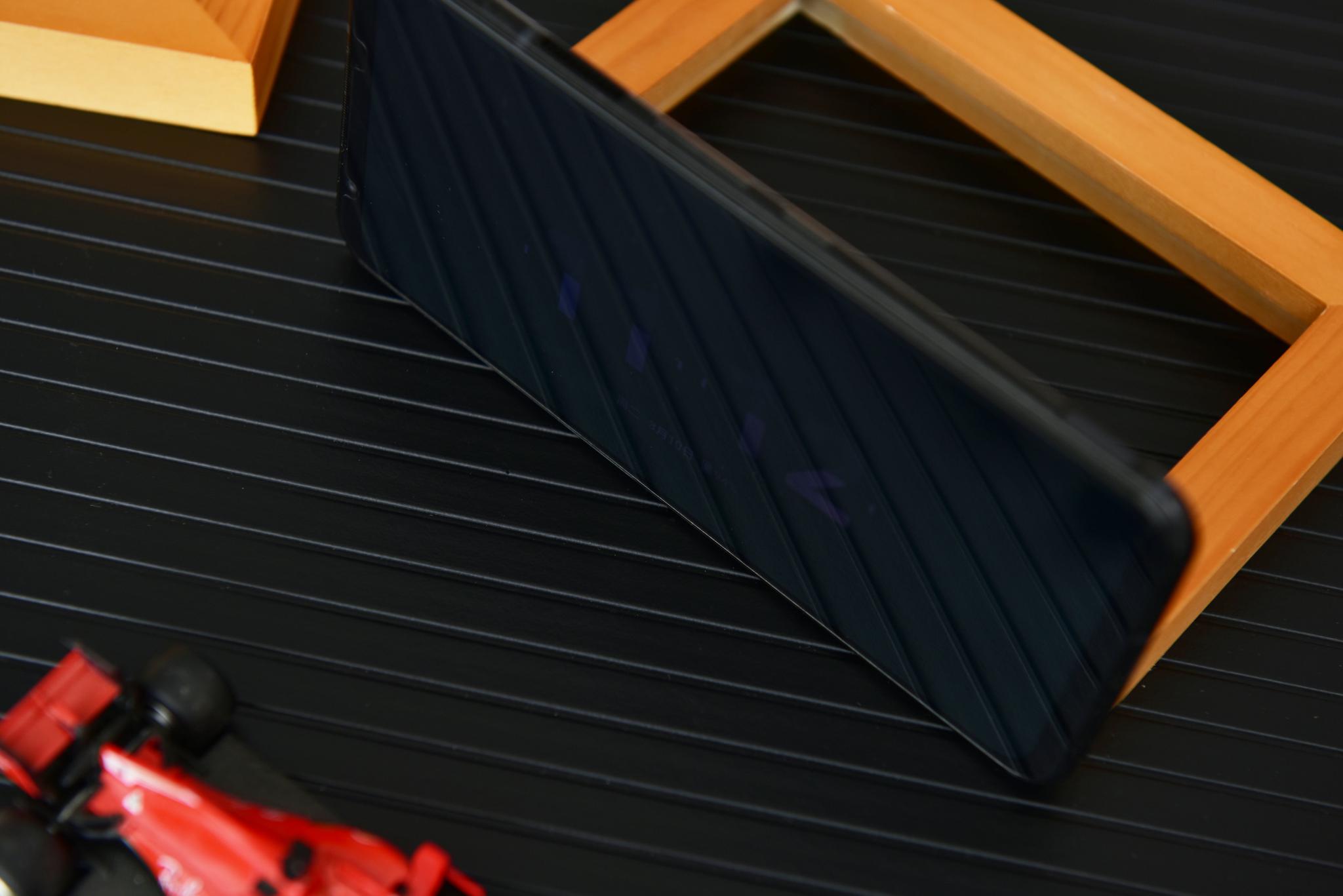 游戏手机不再需要半斤重!红魔5G“轻、快“带你上分吃鸡!