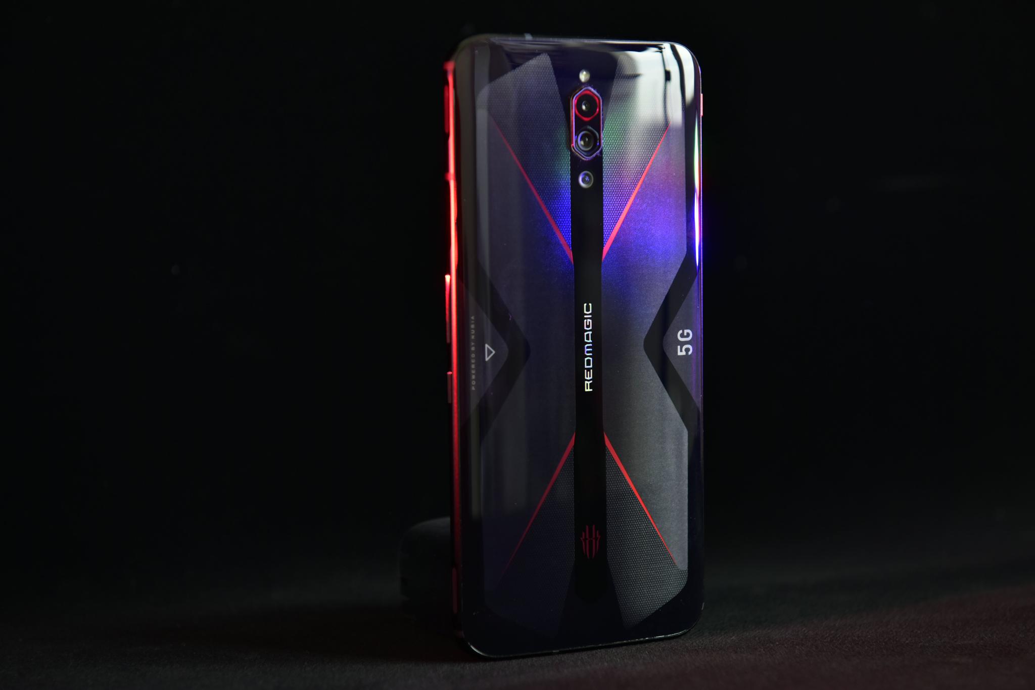 游戏手机不再需要半斤重!红魔5G“轻、快“带你上分吃鸡!