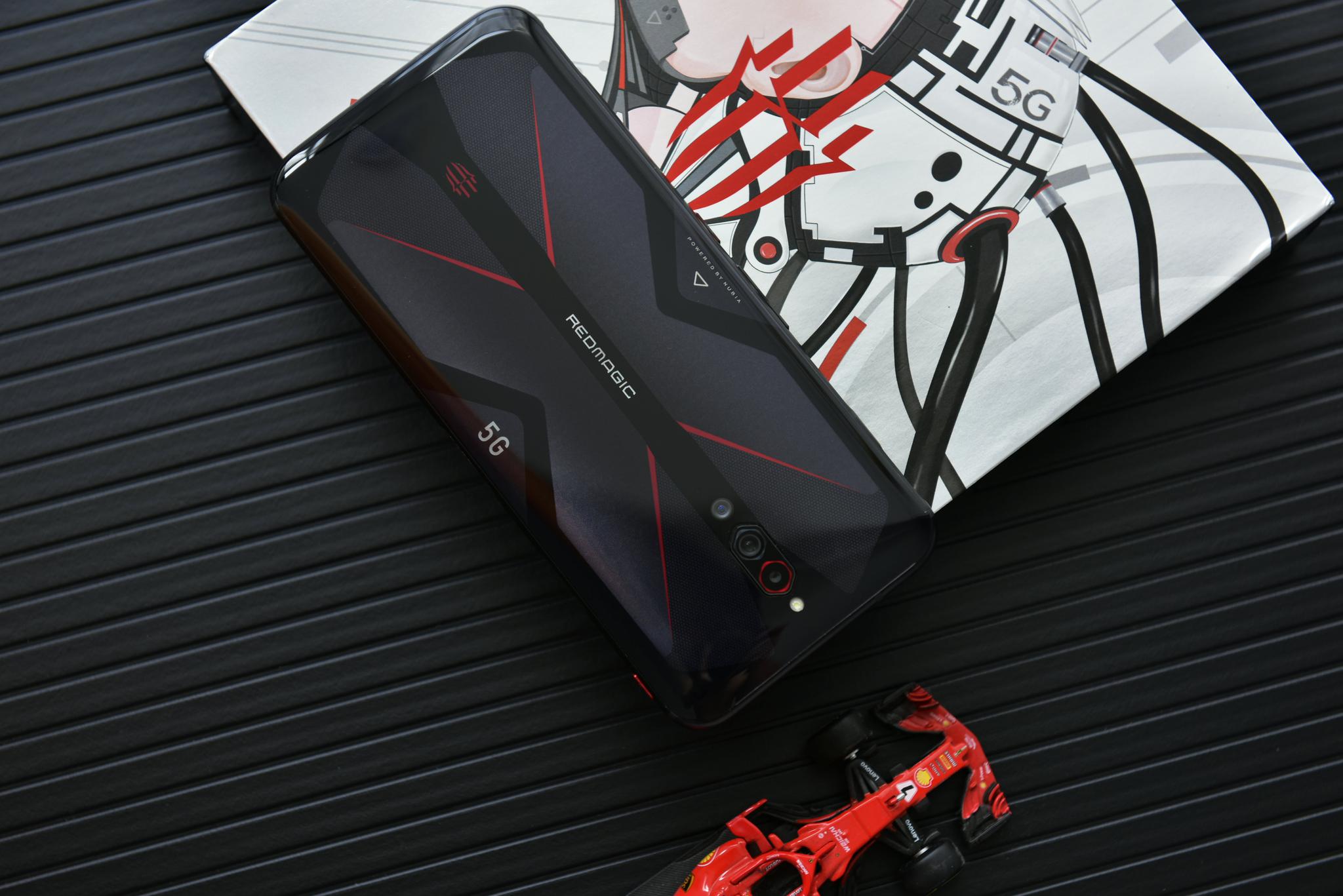 游戏手机不再需要半斤重!红魔5G“轻、快“带你上分吃鸡!