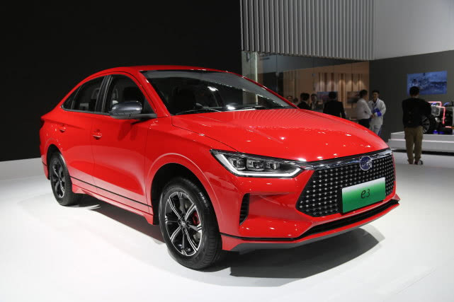 比亚迪e3,12万级别新一代智跑电动车,车展实拍!