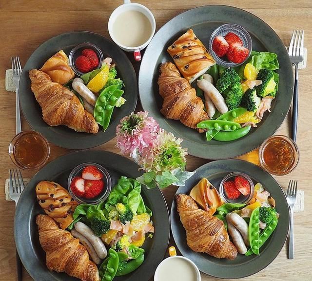 基本每餐都会有面包,水果和鸡蛋,虽然是以西式早餐为主,但是避免让