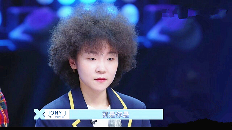 张钰ella她们似乎也意识到了这个会受大家的质疑,所以还专门转过身问