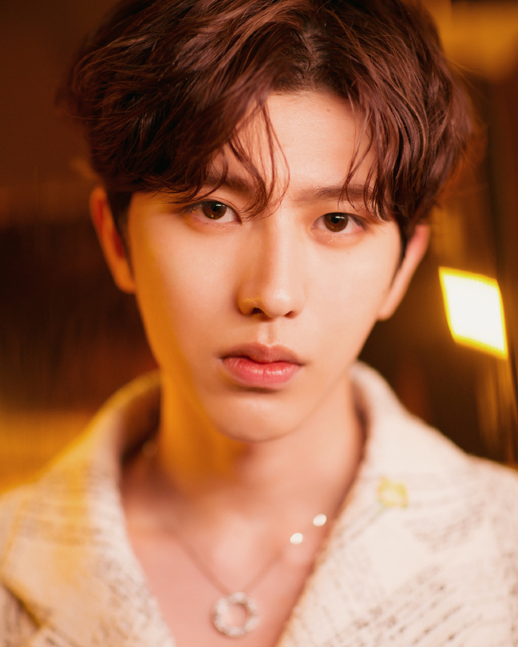 青你2导演颜值高过选手孔雪儿拿下首a蔡徐坤cue范丞丞引争议