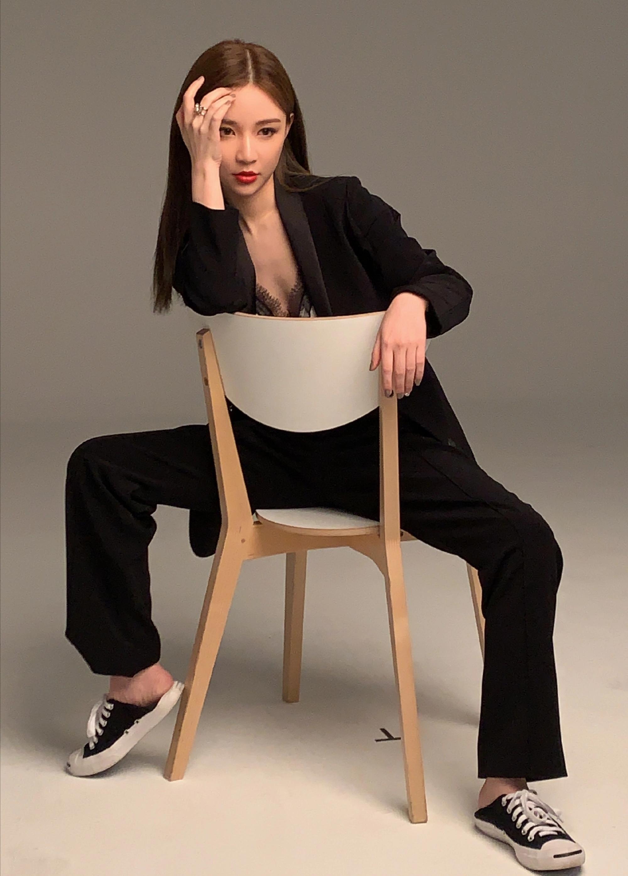 雪梨晒儿子萌照,昔日网红变董事长,这身材哪像是孩子的妈?