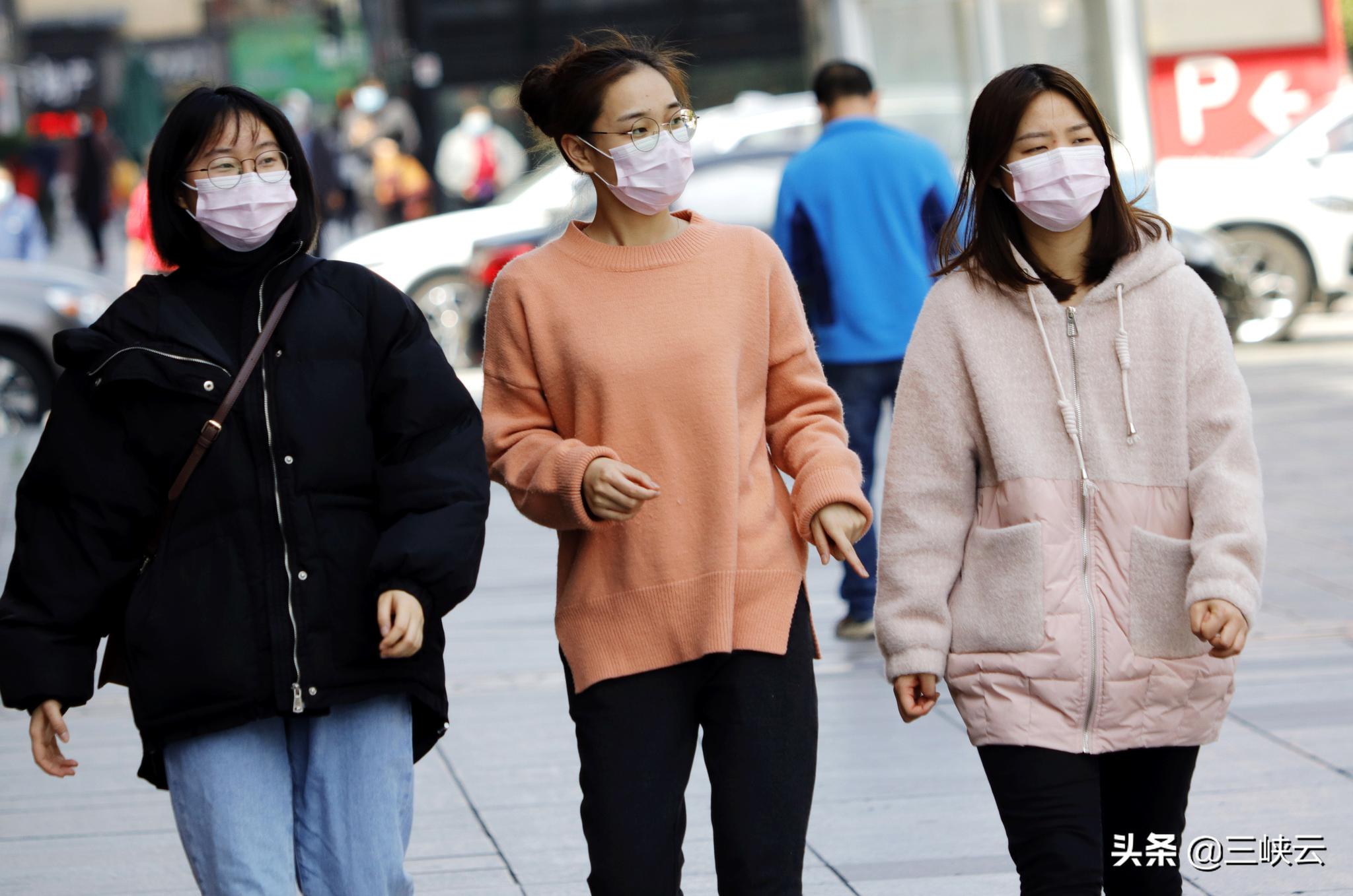 连续15天宜昌无新增病例，市民出门逛街购物口罩成标配