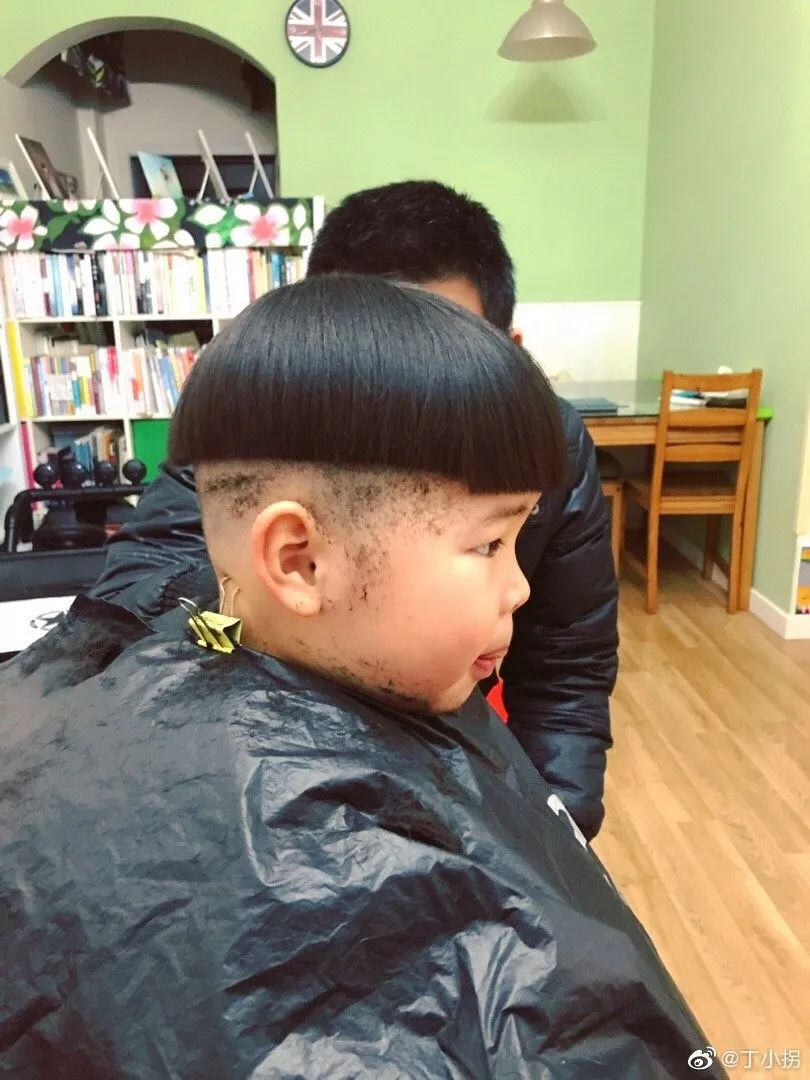 丁小拐可爱的小王子被剪成西瓜太郎.
