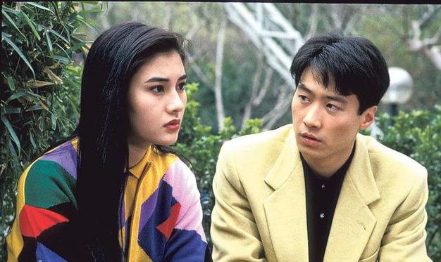 事实上小青姐早于1988年的《飞跃霓裳》及1989年的《回到唐山》开始