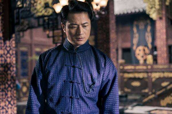 民国的帮会有不少规矩,只要明白了门道,行李放地上也不会丢