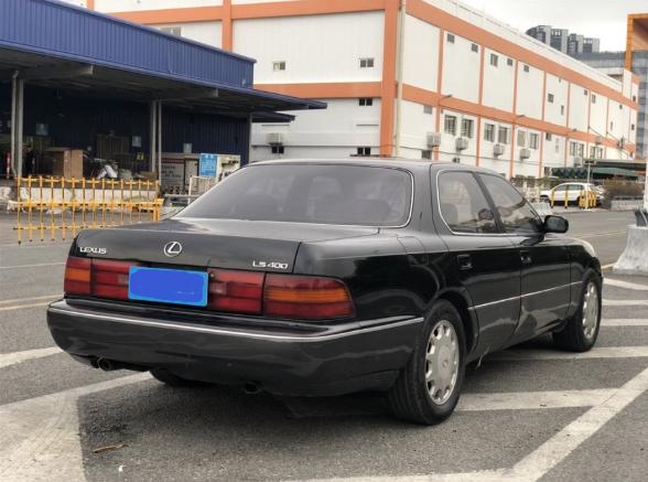 东莞遇1994款雷克萨斯ls400,表盘显示40万公里,刚做完整车保养