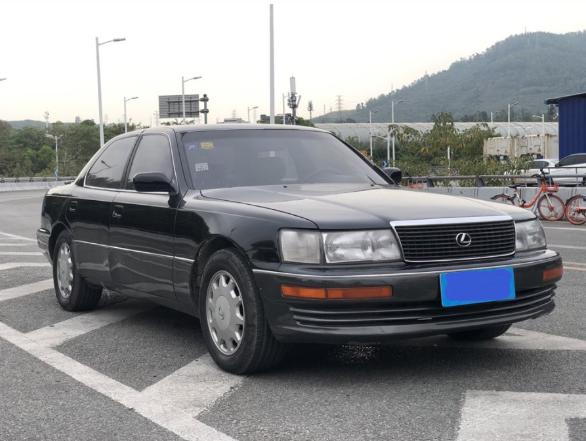 东莞遇1994款雷克萨斯ls400,表盘显示40万公里,刚做完整车保养