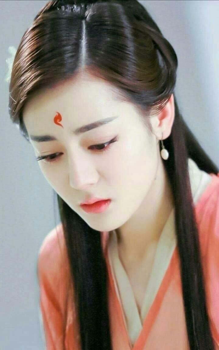 女星的凤九妆,谢娜意外的美,景甜高冷,谁最还原呢