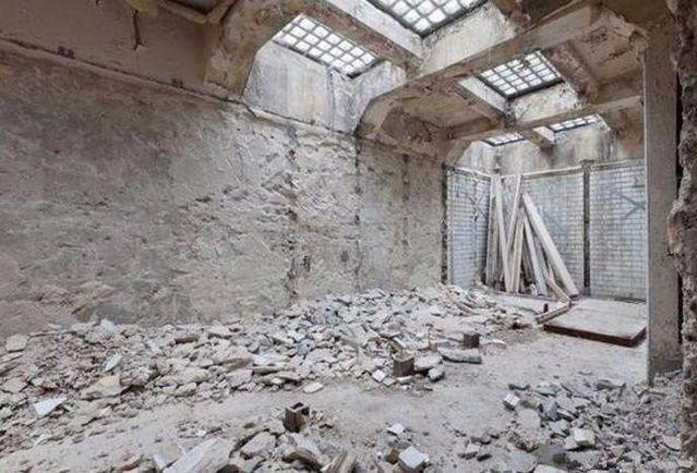 无房女孩低价买下一个公共厕所,花了15万改造成温馨的家,厉害了