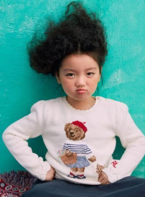 6岁阿拉蕾烫头发父母被狠批,可阿拉蕾说了3个字,好萌哦