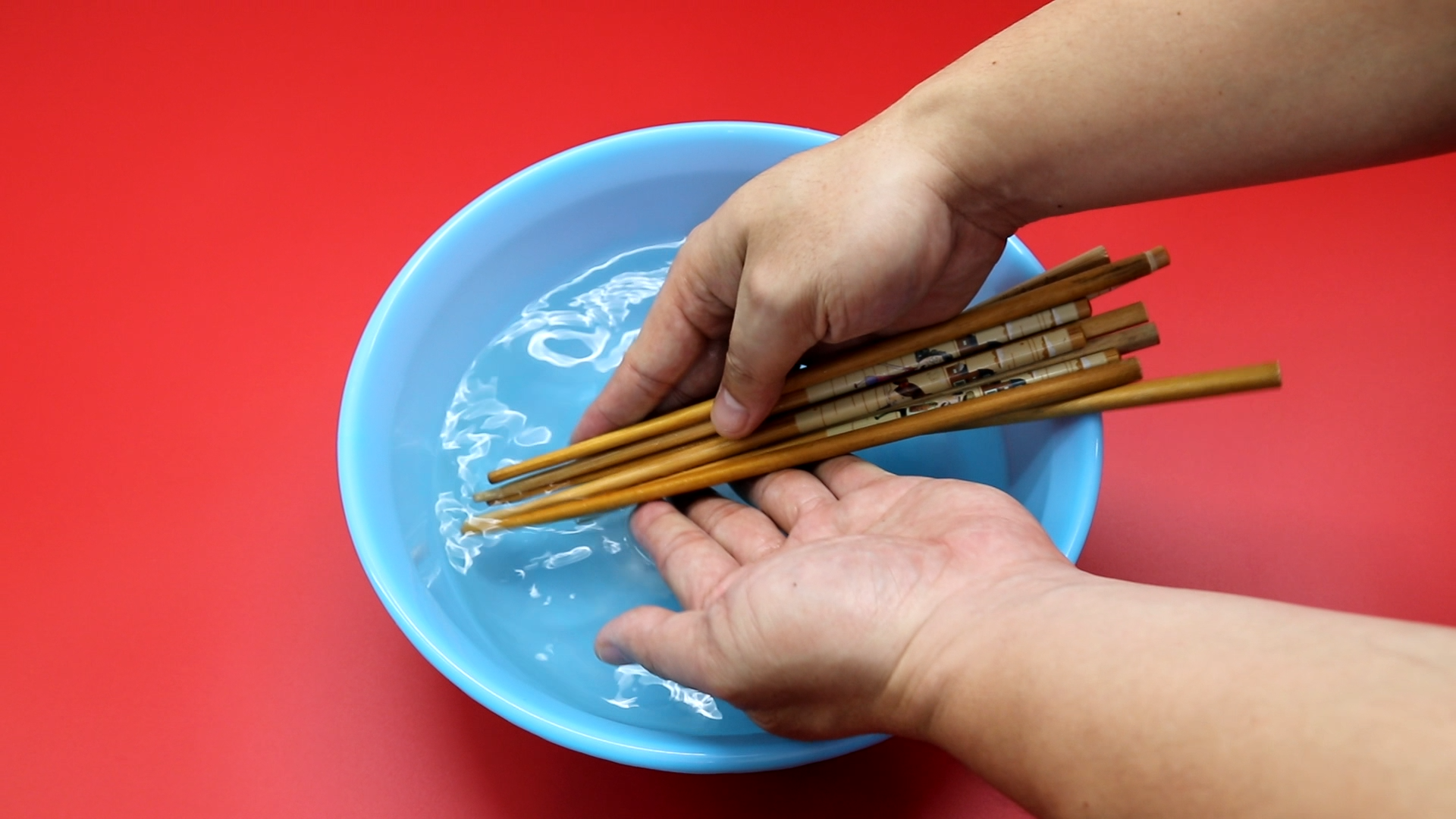 天天用清水洗筷子,等于吃"细菌",用一招,筷子干净又卫生