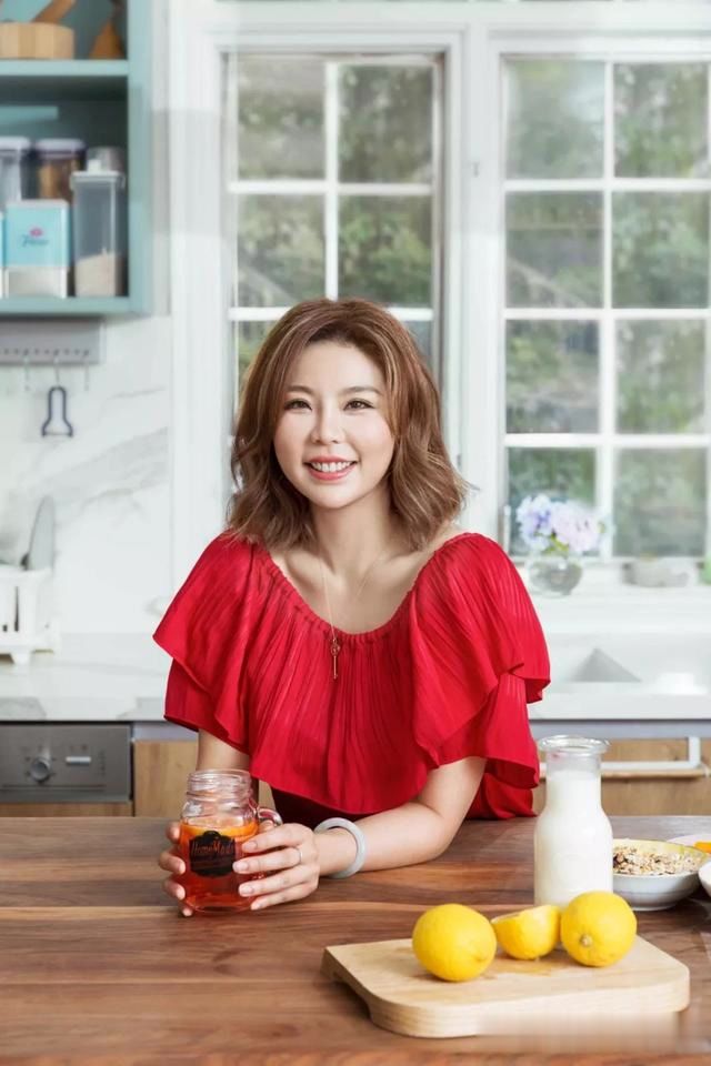 amanda是毕业于北京大学的高材生,英国约克大学认知神经学硕士,就是