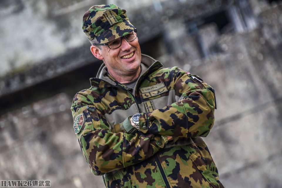 瑞士特警高难训练课 救援部队提供教官场地 演练暴力"查水表"