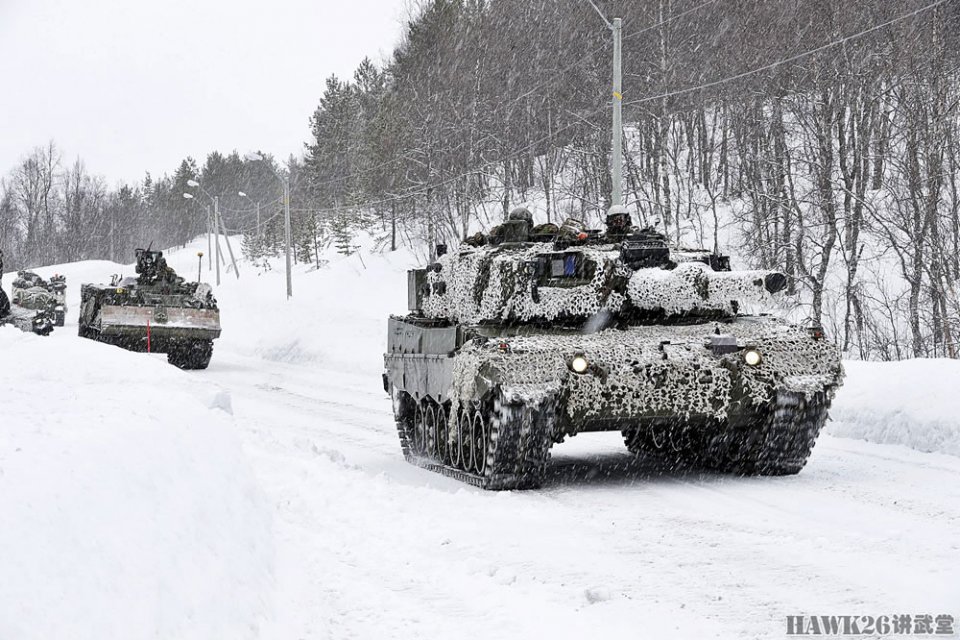 挪威cv9030步兵战车安装遥控武器站宛如多炮塔神教附体