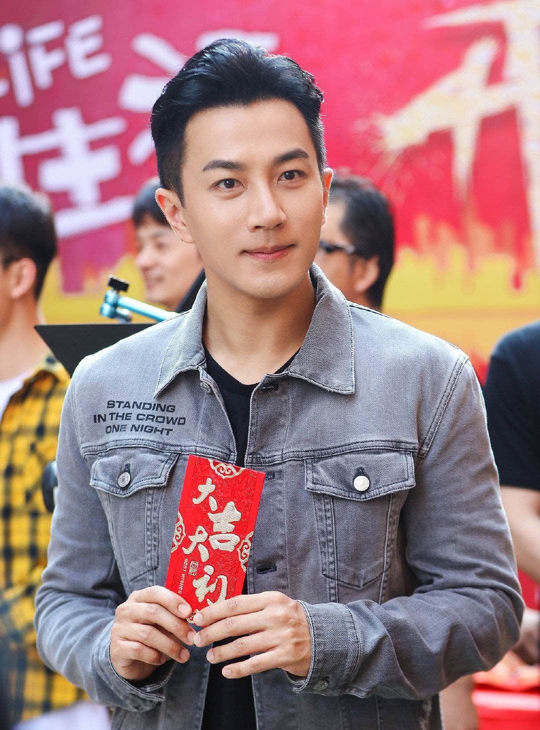 刘恺威老牛吃嫩草和小20岁的陈都灵展开地下恋情