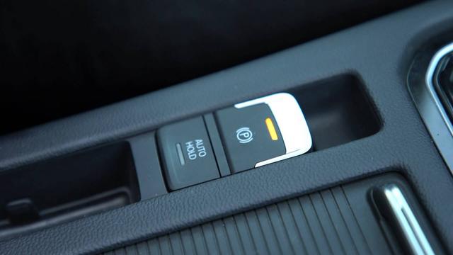 盘点车上很是闹心的七大配置，买完回家你后悔了吗？