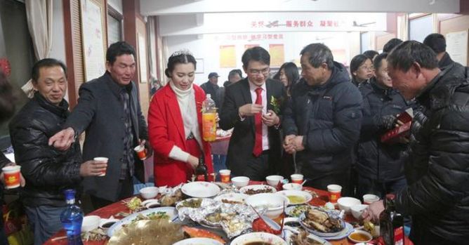 农村一句老话“天上的雷公,地上的舅公”,为啥舅舅地位这么高?|外甥|母亲|叔父|舅父|婚礼_新浪新闻