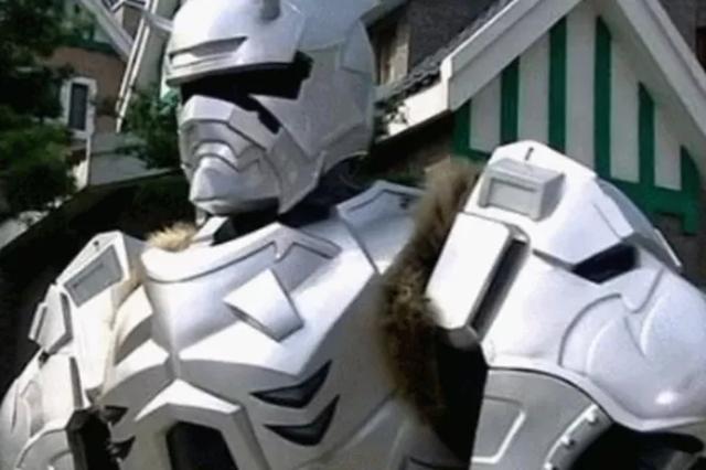 都是穿银色铠甲:赵子龙霸气,飞蓬俊朗,网友:看到最后笑出腹肌