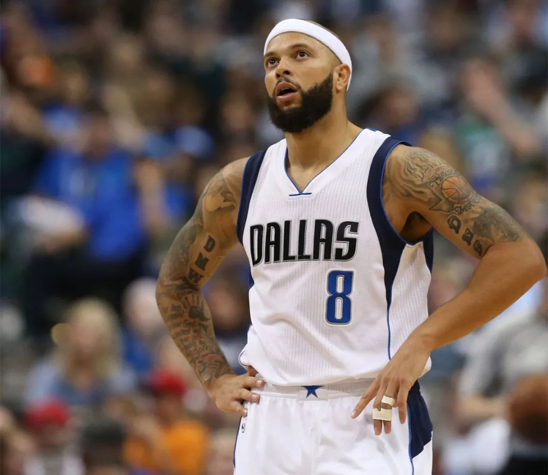 想蹭总冠军,却丢了饭碗?德隆威廉姆斯在nba最后的日子!