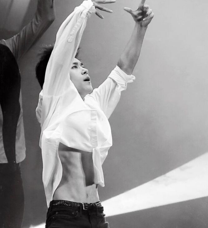 易烊千玺不知道什么是"a",跑去百度查,得知是啥后一脸娇羞