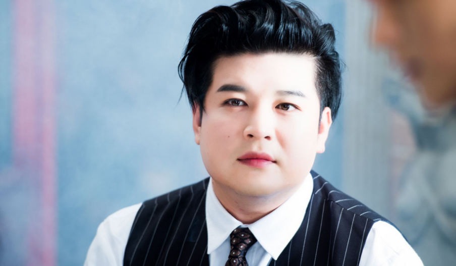 5个月甩掉37公斤,最新广告照与过去判若两人