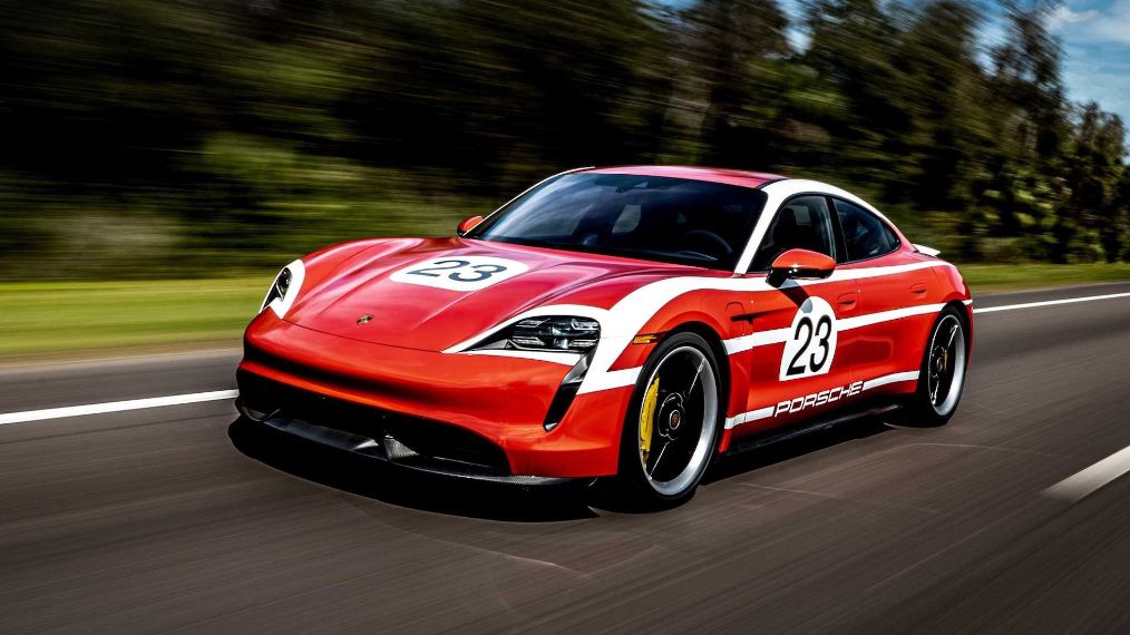 保时捷taycan赛车经典涂装