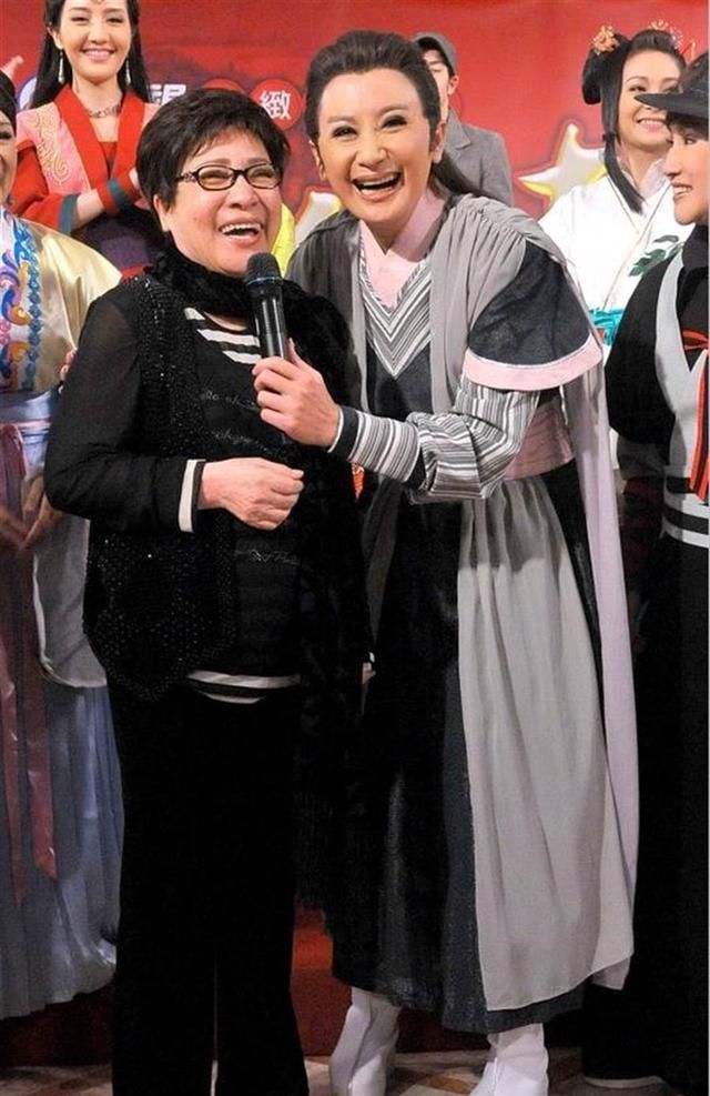 又一知名艺人去世,享年80岁一生未婚,74岁时还登舞台