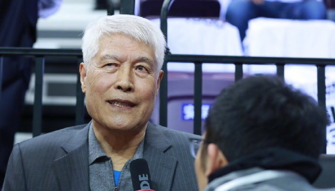 真不服老80岁蒋兴权欲随队出征剩余比赛浙江男篮做法令人动容